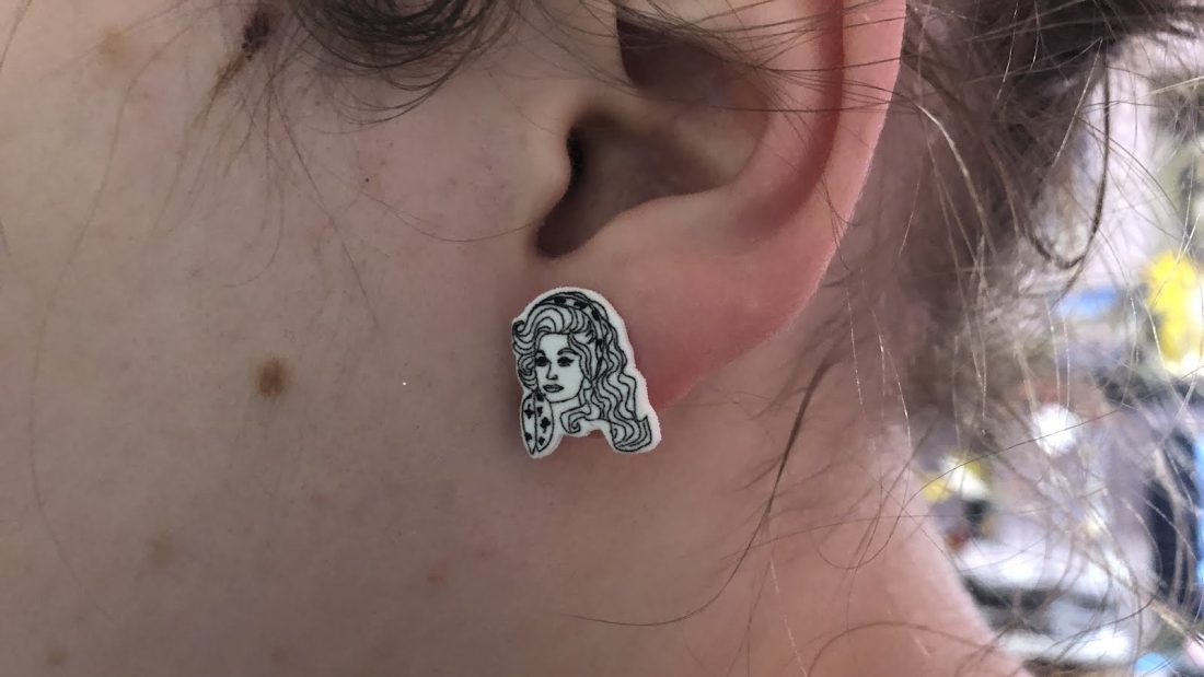 Dolly earring